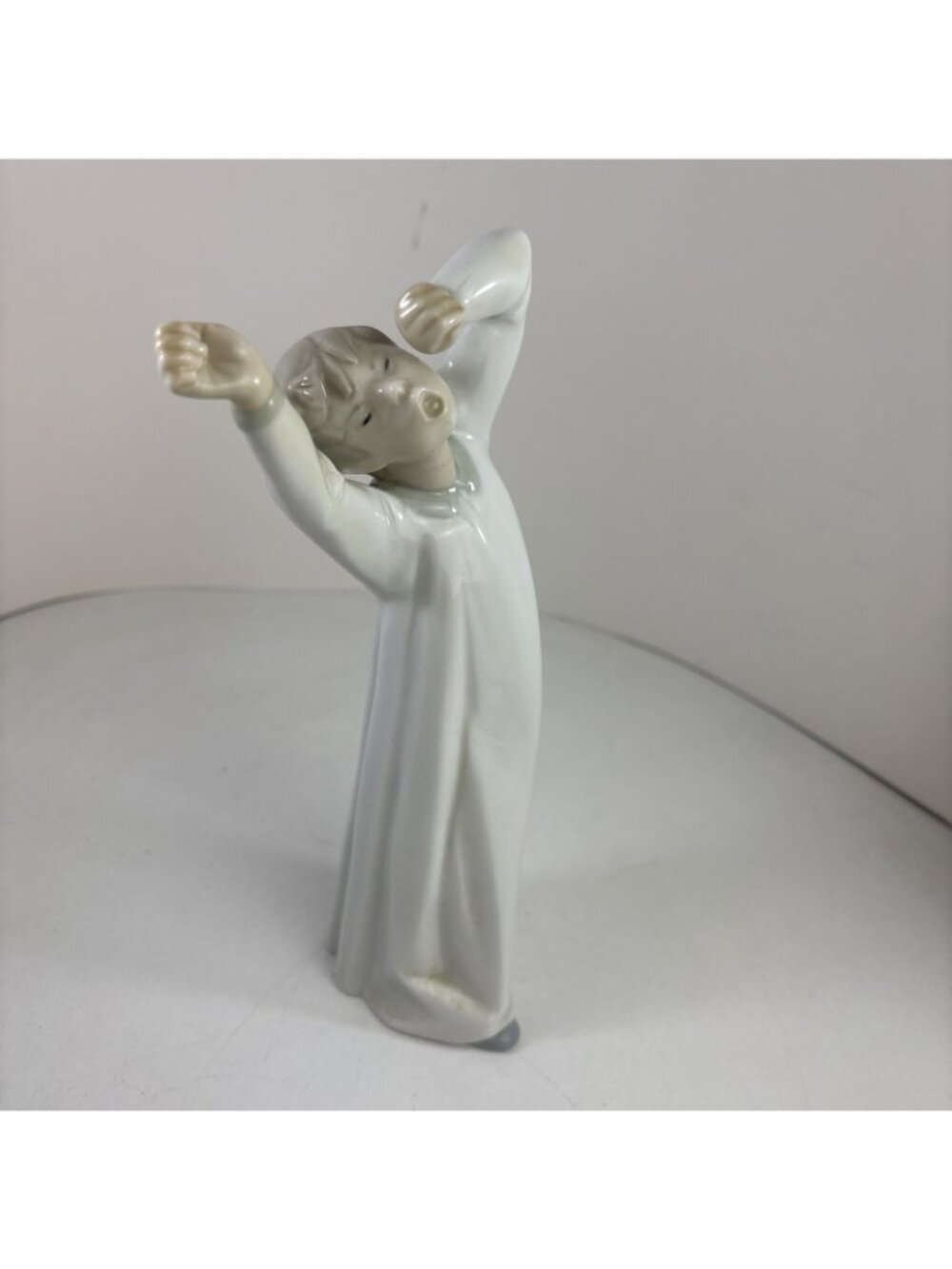 LLADRO, Boy Stretching Yawning Porcelain Figurine Made In Spain See Last Pic - Picture 2 of 5